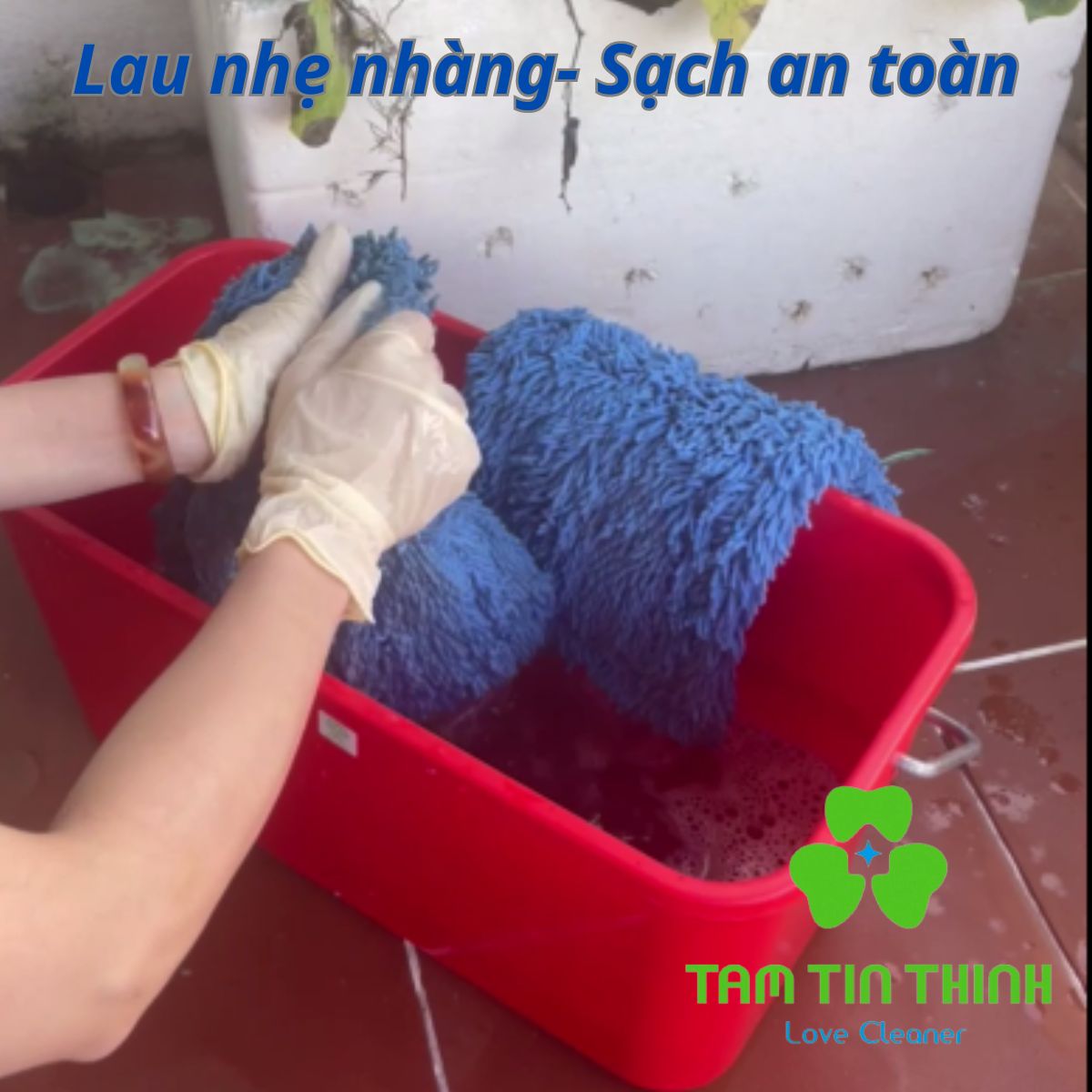 Nên dùng Cây lau nhà công nghiệp có xô vắt hay nên dùng Cây lau không có xô vắt?