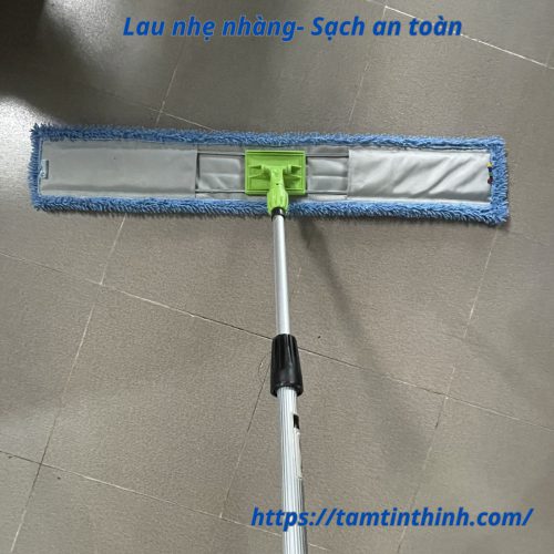 dụng cụ lau pin mặt trời