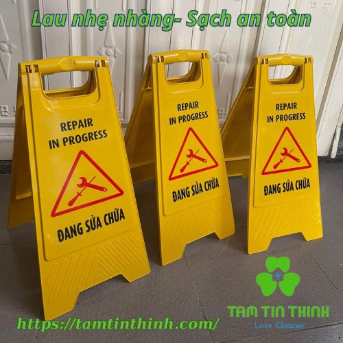 Bảng cảnh báo khu vực đang sửa chữa